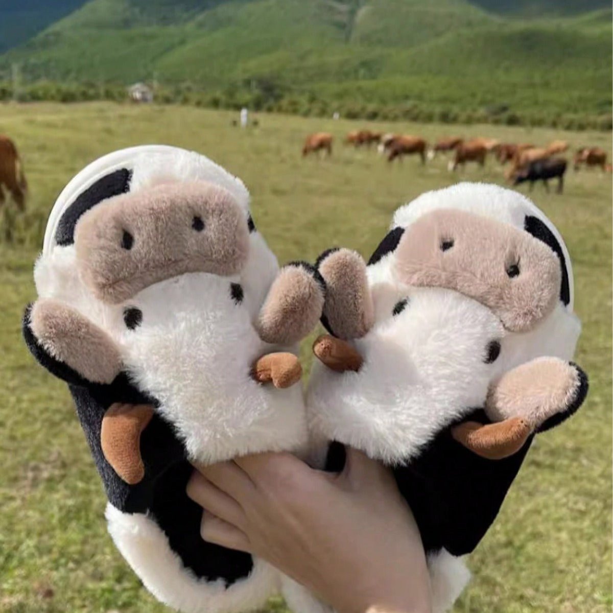 Fluffy Cow Slippers | Cozy Cow Plush Slippers