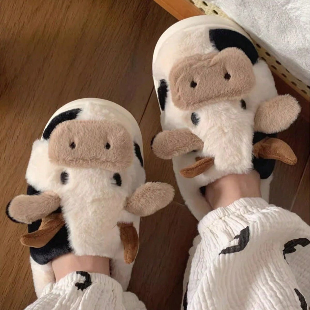 Fluffy Cow Slippers | Cozy Cow Plush Slippers